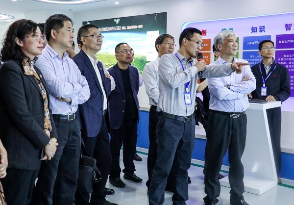 全国人大常委会副委员长丁仲礼莅临CILICILI视频APP看片考察调研 全国人大常委会副委员长丁仲礼莅临CILICILI视频APP看片考察调研