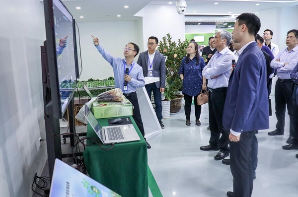 全国人大常委会副委员长丁仲礼莅临CILICILI视频APP看片考察调研 全国人大常委会副委员长丁仲礼莅临CILICILI视频APP看片考察调研