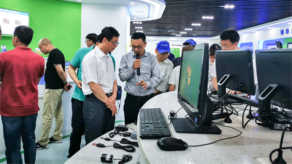 谢主任一行参观CILICILI视频APP看片展厅 谢主任一行参观CILICILI视频APP看片展厅