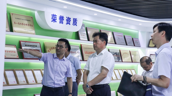 浙江省农业农村厅副厅长唐冬寿一行莅临CILICILI视频APP看片调研 浙江省农业农村厅副厅长唐冬寿一行莅临CILICILI视频APP看片调研