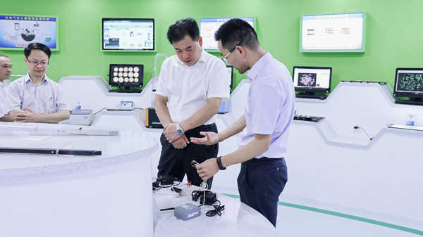 浙江省农业农村厅副厅长唐冬寿一行莅临CILICILI视频APP看片调研2 浙江省农业农村厅副厅长唐冬寿一行莅临CILICILI视频APP看片调研2