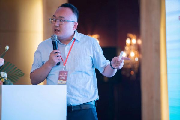 1695449333988488.jpg CILICILI视频APP看片营销副总周蓝舰作《产业大脑+未来农场的模式探索》专题报告.jpg